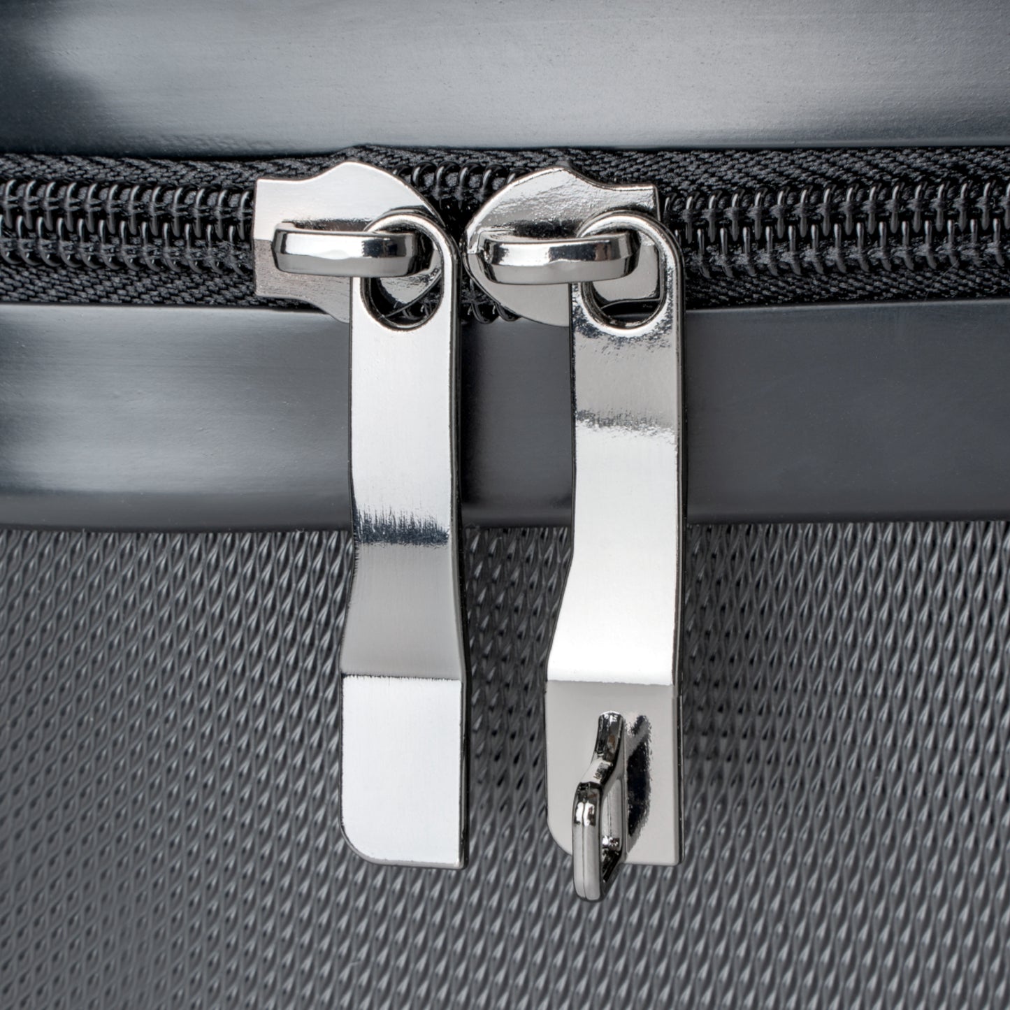 Natural Woman Laughing Friends (WL) Suitcase BLACK